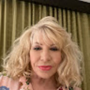 Meet your Posher, Antonia